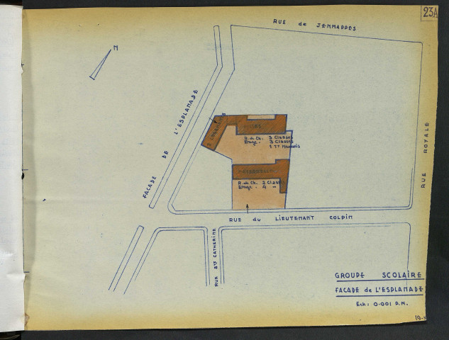 Groupe façade de l'esplanade et rue du Lieutenant Colpin (écoles Pascal et Jean-Jacques Rousseau)