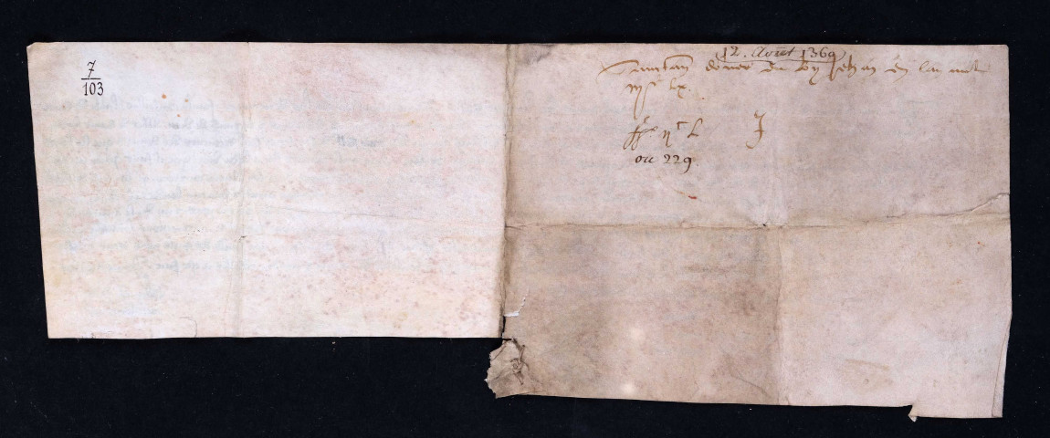 Homologation par le roi de France du paiement l'ail par la ville de Lille à Aleaume, abbé de Saint-Bertin, et Jacques Leriche, official de Thérouanne, de 2.000 écus, part de la ville de Lille, à l'exclusion du clergé et de la noblesse, à la rançon de 600.000 deniers d'or fixée pour la délivrance du roi, prisonnier des Anglais à Calais (12 août 1360).