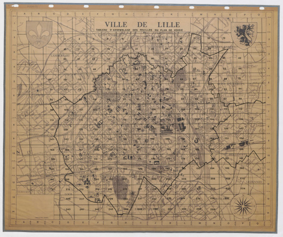 Tableau d'assemblage des plans de voirie de Lille et plans de voirie. Numérotation non continue en raison de pièces manquantes, à l'origine 245 numéros. Certains plans "Bis", 168 pièces.