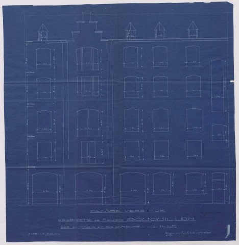 132-134 rue de Paris, angle rue du Molinel.