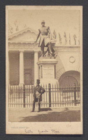 Statue du général Négrier. Photographie de Camille Benoit.