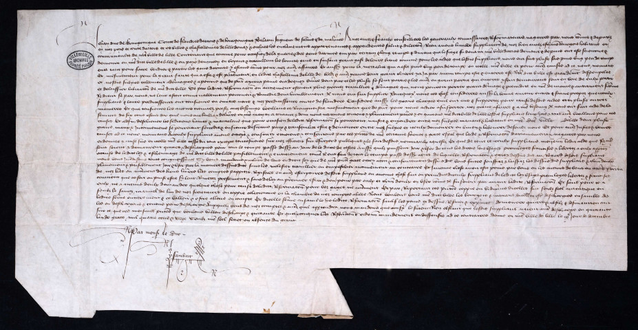 Mandement ducal adressé aux commissaires réformateurs envoyés en Artois et dans la châtellenie de Lille exemptant les habitants de cette ville de l'enquête confiée à ces personnages, sauf en ce qui concerne les officiers, les usuriers et le droit de nouvel-acquêt, en considération de l'aide de 600 écus accordée par la ville qui a d'ailleurs été dépeuplée, mal ravitaillée et serait exposée aux querelles que soulèverait l'enquête (9 décembre 1416).