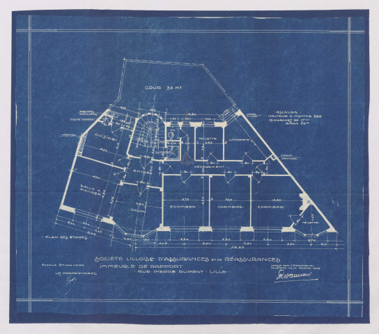 18 rue Pierre Dupont.