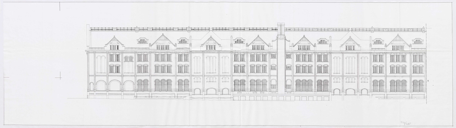 Travaux de restauration des façades du beffroi et de la façade arrière place Roger Salengro et place Augustin Laurent de l'hôtel de ville, analyse des offres dont celle de la S.A Vimar : acte d'engagement pour le lot n°2, certificat Qualibat de la, certificat d'aptitude, volets 1 et 2 de la déclaration du candidat, déclaration de travaux exemptés de permis de construire ou déclaration de clôture, attestation, plan général de coordination de sécurité et de protection de la santé, rapport de service, rapports d'analyse financière des lots, plans (de situation du dossier marché, de masse de l'état actuel, de façade), coupe FF, du beffroi (1982), de la lanterne et cage de fer du beffroi pour la création d'un hall d'accueil et d'une salle du conseil, de la façade sur cour du bâtiment des finances), cahier des clauses techniques particulières du dossier de consultation des entreprises pour la réfection des façades, devis, planning prévisionnel du chantier, correspondance.