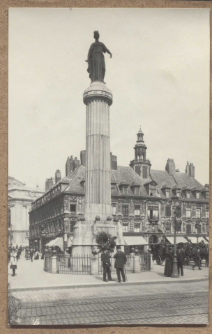 La colonne commémorative.