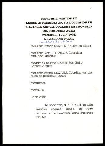 Spectacle annuel organisé en l'honneur des personnes âgées. (Lille)