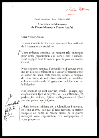 Venue de Yasser Arafat au conseil international de l'internationale socialiste. (Rome - Italie)