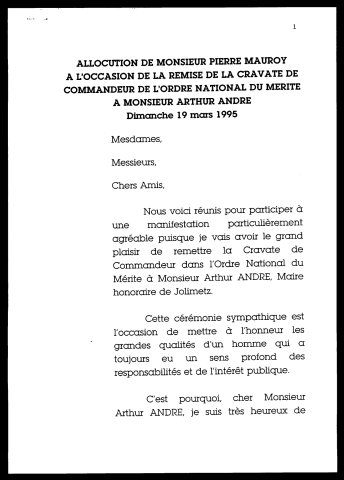 Remise de la cravate de commandeur de l'ordre national du mérite à Arthur André, maire de Jolimetz. (Lille)