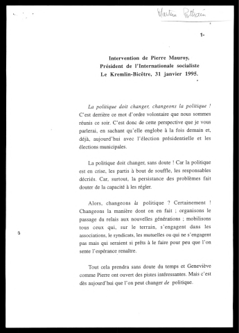Pierre Mauroy Président de l'internationale socialiste au Kremlin-Bicêtre. (Paris)