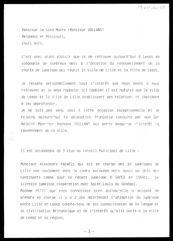 Renouvellement de la charte de jumelage de Leeds. (Leeds Royaume-Unis)